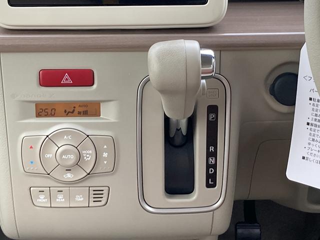 Ｘ　４型　バックカメラ付きディスプレイオーディオ装着車　アイドリングストップ機能付き　オートエアコン　ハンドルにオーディオスイッチ　ＵＳＢ充電２口（Ａ＆Ｃ）　電動格納式リモコンドアミラー　１４インチアルミ(11枚目)