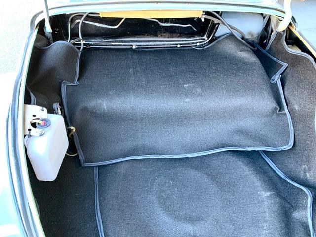 ビートル １３０３Ｓ　ジャーマンＳＵＰＥＲ　ＢＥＥＴＬＥ　１６００ｃｃ　ディーラー車　右ハンドル　修復歴無し　セダン　空冷　キャブ　ＭＴ４速　ＴＹＰＥ１　マルサン（19枚目）