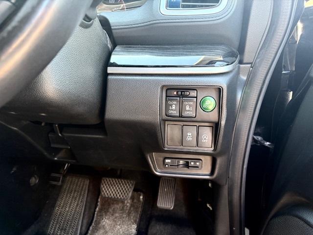 オデッセイ アブソルート・ＥＸ　前後ドラレコ　Ｂカメラ　ＥＴＣ　Ｂｌｕｅｔｏｏｔｈ　フリップダウンモニター　両パワースライドドア　純正ナビ　パワーシート　オットマン　アイドリングストップ　衝突軽減システム（15枚目）