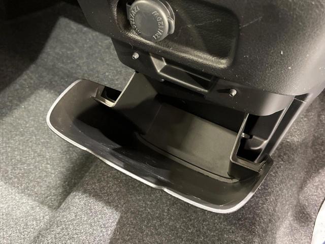 G 禁煙車 電動スライドドア スマートキー オートライト フォグライト 盗難防止装置 プライバシーガラス シートリフター パワーステアリング パワーウィンドウ トラクションコントロール(34枚目)