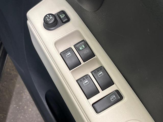ココアプラスG 禁煙車 純正ナビ バックカメラ ルーフレール スマートキー ETC オートエアコン アイドリングストップ 電動格納ミラー ベンチシート 盗難防止システム パワーウィンドウ プライバシーガラス(25枚目)