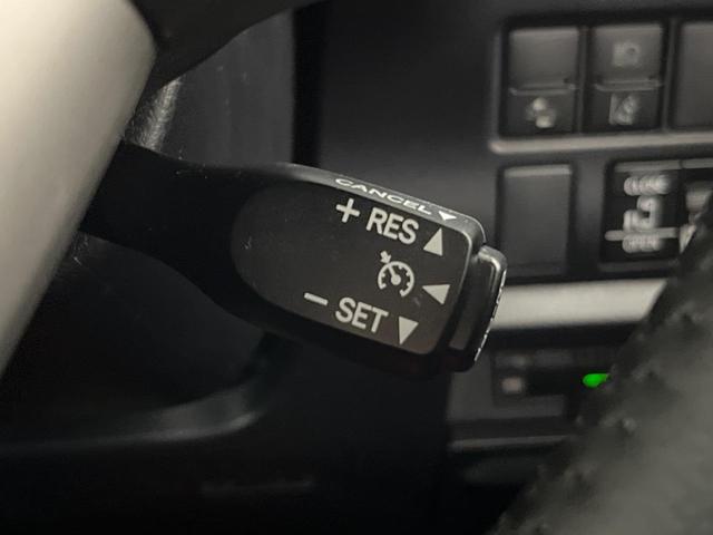 ヴォクシー ＺＳ　煌ＩＩ　純正１０型ナビ　両側電動スライド　衝突軽減装置　クルコン　Ｂｌｕｅｔｏｏｔｈ　ＥＴＣ　フルセグＴＶ　バックカメラ　ＬＥＤヘッドライト　リアオートエアコン　スマートキー　プッシュスタート　オートエアコン（33枚目）