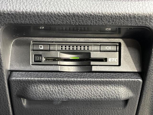 ヴォクシー ＺＳ　煌ＩＩ　両側電動スライドドア　衝突軽減装置　純正１０型ナビ　ＥＴＣ　ｂｌｕｅｔｏｏｔｈ　フルセグ　ドラレコ　ＬＥＤヘッド　ＬＥＤフォグ　クルーズコントロール　７人乗り　オートマチックハイビーム　車線逸脱警報（7枚目）