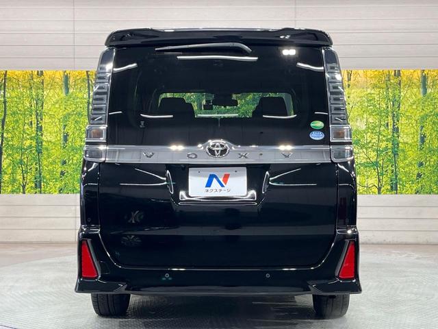 ヴォクシー ＺＳ　煌ＩＩ　両側電動スライドドア　衝突軽減装置　純正１０型ナビ　ＥＴＣ　ｂｌｕｅｔｏｏｔｈ　フルセグ　ドラレコ　ＬＥＤヘッド　ＬＥＤフォグ　クルーズコントロール　７人乗り　オートマチックハイビーム　車線逸脱警報（16枚目）