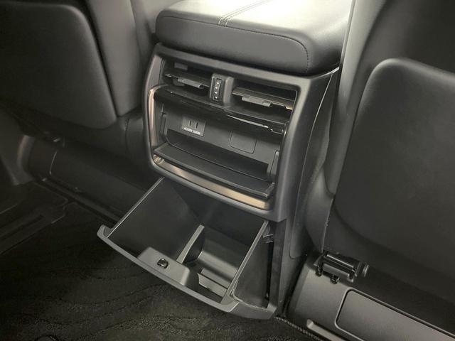ヴェルファイアハイブリッド Ｚ　プレミア　純正１４型ナビ　後席モニター　全周囲カメラ　サンルーフ　衝突被害軽減システム　レーダークルーズ　禁煙車　電動リアゲート　前席シートエアコン　リアシートエアコン　前後席パワーシート　ドラレコ（31枚目）