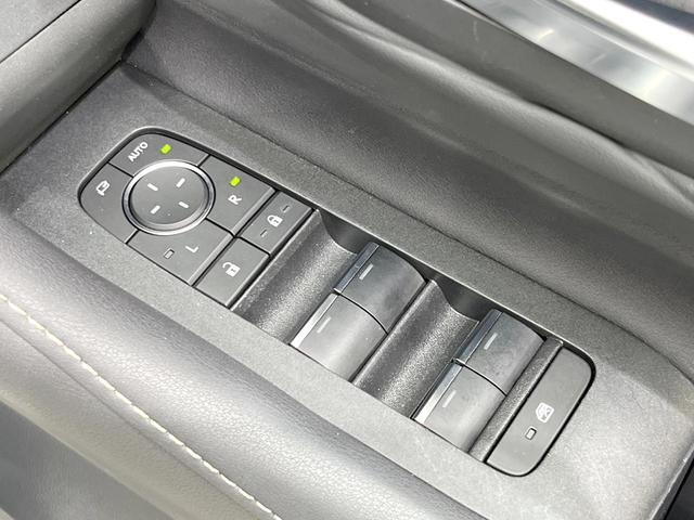 ヴェルファイアハイブリッド Ｚ　プレミア　純正１４型ナビ　ガラスルーフ　全周囲カメラ　衝突被害軽減システム　レーダークルーズ　禁煙車　電動リアゲート　レザーシート　前席シートエアコン　リアシートエアコン（49枚目）