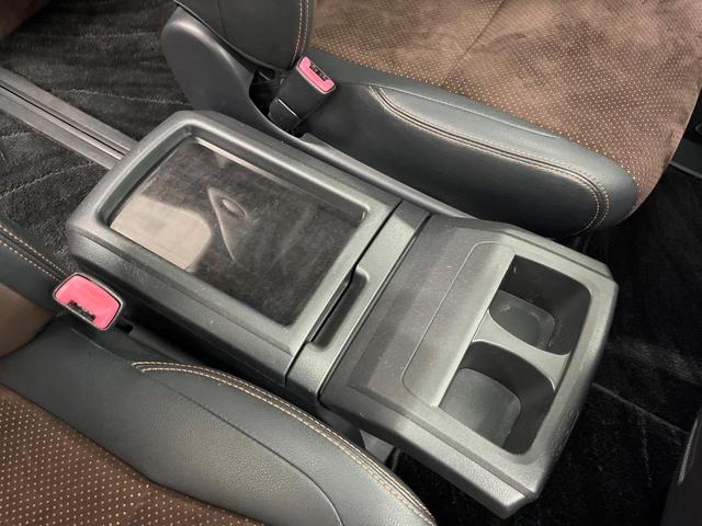 アルファード ２４０Ｓ　タイプゴールドＩＩ　９型ナビ　サンルーフ　両側電動スライドドア　フリップダウンモニター　クリアランスソナー　クルーズコントロール　バックカメラ　ＥＴＣ　フルセグ　電動リアゲート　ハーフレザーシート　リアオートエアコン（45枚目）