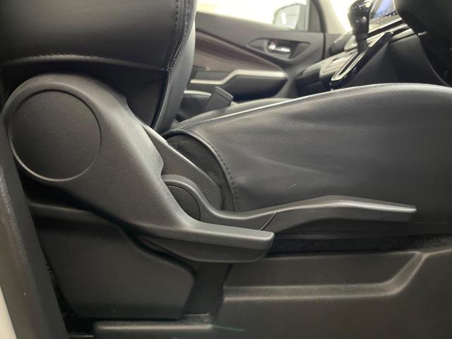 ソリオバンディット ハイブリッドＭＶ　純正９型ナビ　全周囲カメラ　禁煙車　両側電動スライドドア　ドライブレコーダー　スマートキー＆プッシュスタート　衝突被害軽減装置　ＬＥＤヘッドライト　横滑り防止装置　盗難防止システム　電動格納ミラー（37枚目）