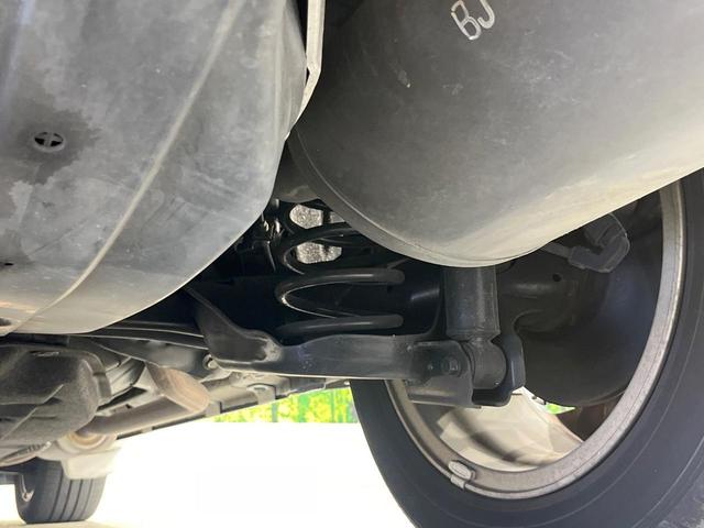 ヴェゼル ハイブリッドＺ　純正ナビ　衝突軽減装置　クルーズコントロール　ＬＥＤヘッドライト　ＥＴＣ　バックカメラ　Ｂｌｕｅｔｏｏｔｈ　オートエアコン　スマートキー　プッシュスタート　シートリフター　電動格納ドアミラー（21枚目）