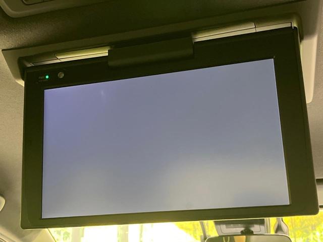 ヴォクシー ハイブリッドＺＳ　煌ＩＩＩ　純正１０型ナビ　バックカメラ　両側電動ドア　衝突被害軽減システム　禁煙車　ハーフレザーシート　ドラレコ　スマートキー　ＬＥＤヘッド　ＥＴＣ２．０　クルコン　オートハイビーム　車線逸脱警報　オートライト（4枚目）