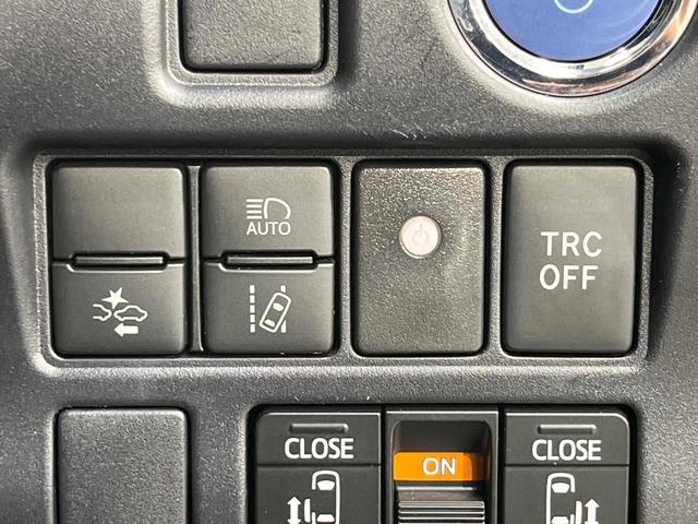 ヴォクシー ハイブリッドＺＳ　煌ＩＩＩ　純正１０型ナビ　バックカメラ　両側電動ドア　衝突被害軽減システム　禁煙車　ハーフレザーシート　ドラレコ　スマートキー　ＬＥＤヘッド　ＥＴＣ２．０　クルコン　オートハイビーム　車線逸脱警報　オートライト（44枚目）