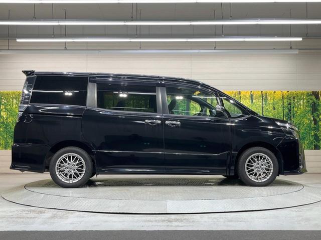 ヴォクシー ハイブリッドＺＳ　煌ＩＩＩ　純正１０型ナビ　バックカメラ　両側電動ドア　衝突被害軽減システム　禁煙車　ハーフレザーシート　ドラレコ　スマートキー　ＬＥＤヘッド　ＥＴＣ２．０　クルコン　オートハイビーム　車線逸脱警報　オートライト（66枚目）