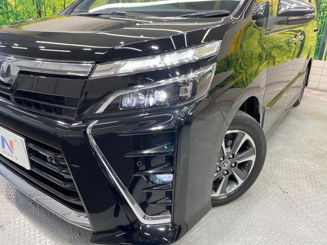 ヴォクシー ＺＳ　煌ＩＩ　純正１０型ナビ　後席モニター　バックカメラ　衝突被害軽減システム　禁煙車　コーナーセンサー　スマートキー　ＬＥＤヘッド　ビルトインＥＴＣ　クルコン　オートハイビーム　オートライト　デュアルエアコン（13枚目）