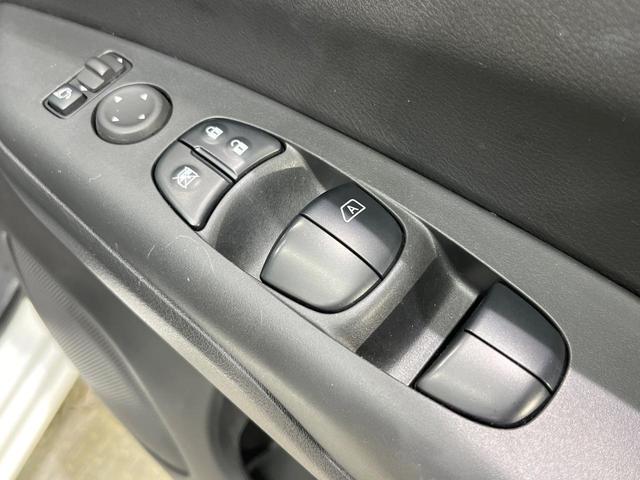 セレナ ハイウェイスターV 純正10インチSDナビ フリップダウンモニター 両側電動ドア 全周囲カメラ 衝突被害軽減システム レーダークルーズ 禁煙車 ドラレコ コーナーセンサー スマートキー LEDヘッド ETC オートライト(29枚目)