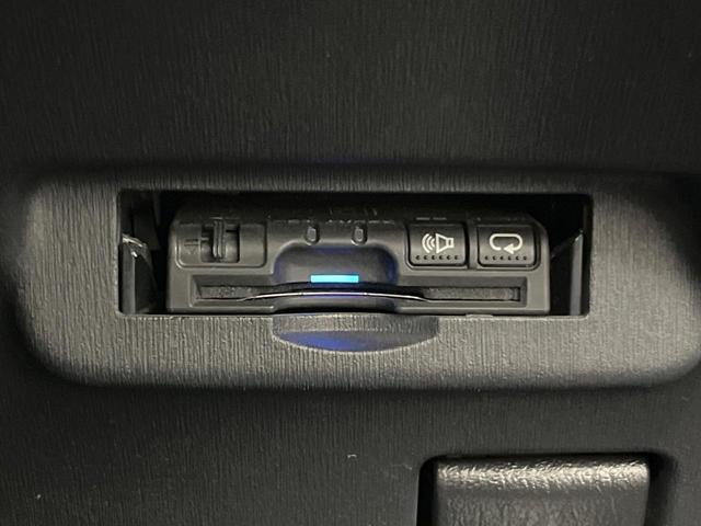 プリウス Ｓ　ＳＤナビ　バックカメラ　禁煙車　スマートキー　ＨＩＤヘッドライト　ＥＴＣ　オートライト　オートエアコン　Ｂｌｕｅｔｏｏｔｈ　ＣＤ　フルセグ　ステアリングリモコン　電動格納ミラー（6枚目）
