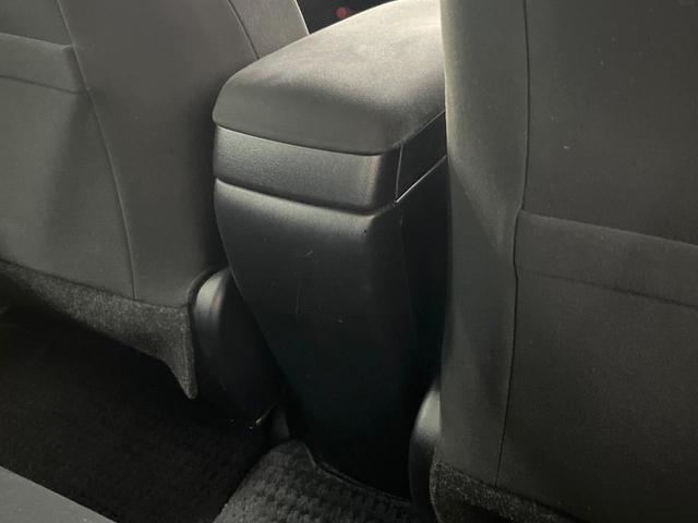 プリウス Ｓ　ＳＤナビ　バックカメラ　禁煙車　スマートキー　ＨＩＤヘッドライト　ＥＴＣ　オートライト　オートエアコン　Ｂｌｕｅｔｏｏｔｈ　ＣＤ　フルセグ　ステアリングリモコン　電動格納ミラー（31枚目）