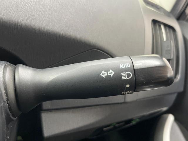 プリウス Ｓ　ＳＤナビ　バックカメラ　禁煙車　スマートキー　ＨＩＤヘッドライト　ＥＴＣ　オートライト　オートエアコン　Ｂｌｕｅｔｏｏｔｈ　ＣＤ　フルセグ　ステアリングリモコン　電動格納ミラー（44枚目）
