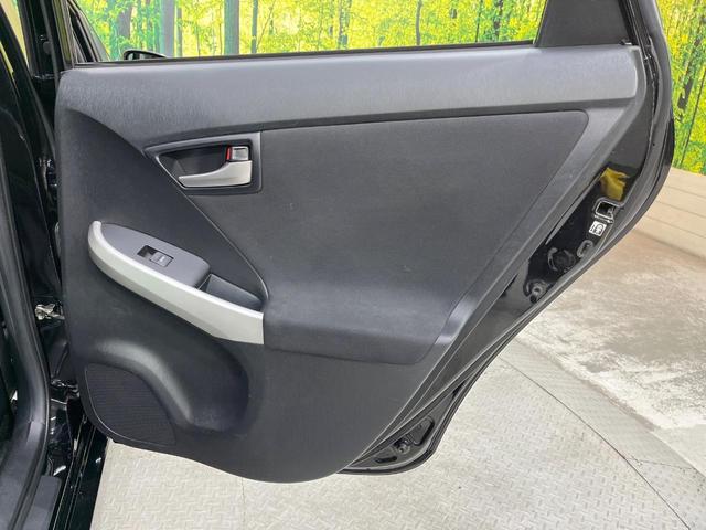プリウス Ｓ　ＳＤナビ　バックカメラ　禁煙車　スマートキー　ＨＩＤヘッドライト　ＥＴＣ　オートライト　オートエアコン　Ｂｌｕｅｔｏｏｔｈ　ＣＤ　フルセグ　ステアリングリモコン　電動格納ミラー（53枚目）