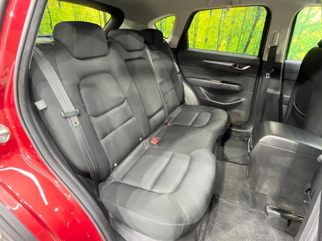 ＣＸ－５ ＸＤ　プロアクティブ　純正ＳＤナビ　バックカメラ　ＢＯＳＥサウンド　衝突被害軽減システム　レーダークルーズ　禁煙車　電動リアゲート　パワーシート　コーナーセンサー　ＬＥＤヘッド　ビルトインＥＴＣ　オートハイビーム（9枚目）