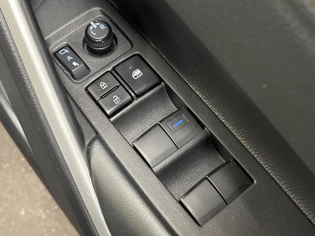 カローラクロス Ｚ　純正ディスプレイオーディオ　バックカメラ　レーダークルーズ　禁煙車　電動リアゲート　ハーフレザーシート　パワーシート　ドラレコ　コーナーセンサー　スマートキー　ＬＥＤヘッド　ビルトインＥＴＣ（21枚目）