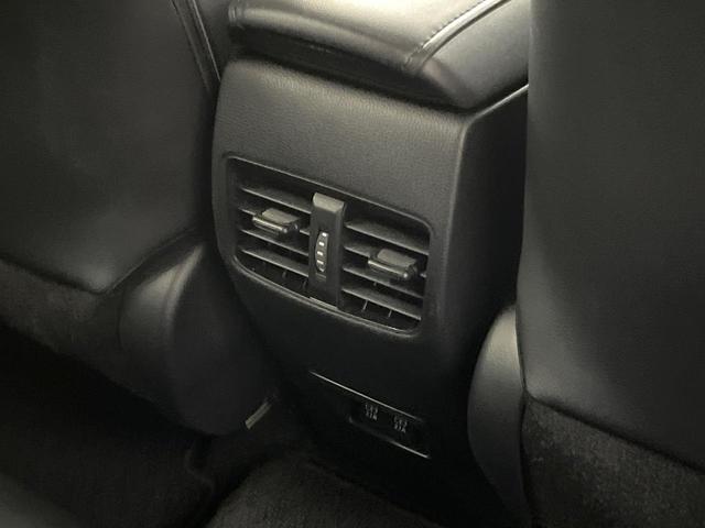 カローラクロス Ｚ　純正ディスプレイオーディオ　バックカメラ　レーダークルーズ　禁煙車　電動リアゲート　ハーフレザーシート　パワーシート　ドラレコ　コーナーセンサー　スマートキー　ＬＥＤヘッド　ビルトインＥＴＣ（23枚目）