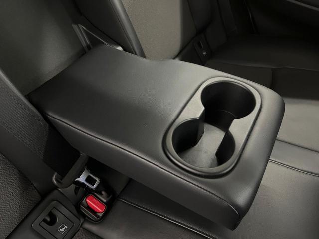 カローラクロス Ｚ　純正ディスプレイオーディオ　バックカメラ　レーダークルーズ　禁煙車　電動リアゲート　ハーフレザーシート　パワーシート　ドラレコ　コーナーセンサー　スマートキー　ＬＥＤヘッド　ビルトインＥＴＣ（24枚目）