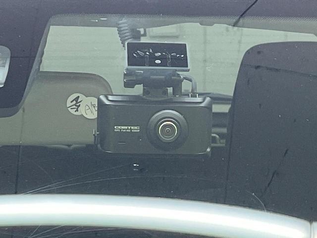 スイフト ＸＧリミテッド　純正ナビ　バックカメラ　衝突軽減装置　禁煙車　シートヒーター　ドラレコ　スマートキー　プッシュスタート　ＥＴＣ　クルコン　オートライト　オートエアコン　Ｂｌｕｅｔｏｏｔｈ　ＣＤ　ＤＶＤ再生（6枚目）