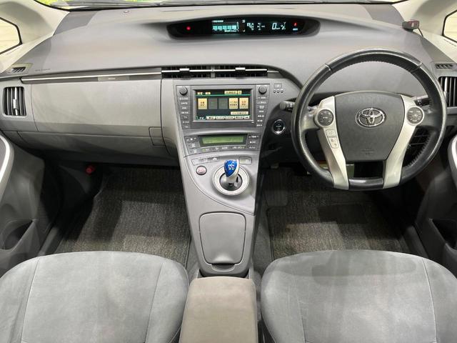 プリウス Ｇ　純正ナビ　バックカメラ　禁煙車　スマートキー　ＬＥＤヘッド　ビルトインＥＴＣ　クルコン　オートライト　オートエアコン　純正１５インチアルミ　ＣＤ　電動格納ミラー（2枚目）