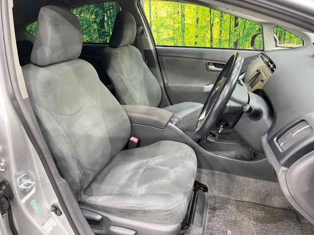プリウス Ｇ　純正ナビ　バックカメラ　禁煙車　スマートキー　ＬＥＤヘッド　ビルトインＥＴＣ　クルコン　オートライト　オートエアコン　純正１５インチアルミ　ＣＤ　電動格納ミラー（8枚目）