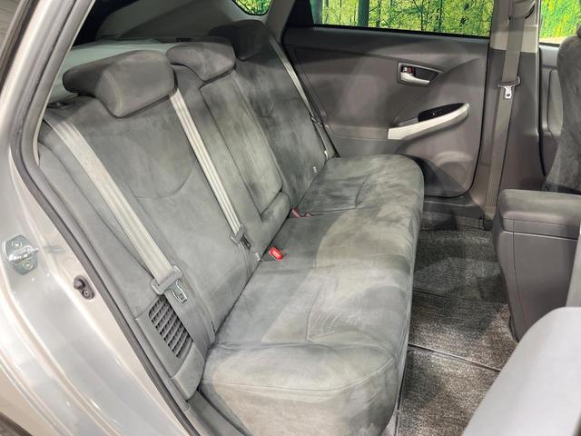 プリウス Ｇ　純正ナビ　バックカメラ　禁煙車　スマートキー　ＬＥＤヘッド　ビルトインＥＴＣ　クルコン　オートライト　オートエアコン　純正１５インチアルミ　ＣＤ　電動格納ミラー（9枚目）