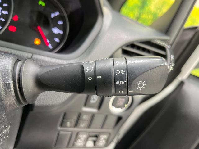 ヴォクシー ＺＳ　煌ＩＩ　純正１０型ナビ　後席モニター　両側電動スライドドア　衝突軽減装置　ＬＥＤヘッド　ドラレコ　ＥＴＣ　バックカメラ　Ｂｌｕｅｔｏｏｔｈ　フルセグＴＶ　リアオートエアコン　スマートキー　プッシュスタート（27枚目）
