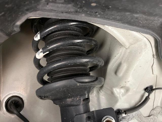 スペーシアギア ハイブリッドＸＺ　純正９インチナビ　両側電動ドア　全周囲カメラ　衝突被害軽減システム　レーダークルーズ　禁煙車　コーナーセンサー　スマートキー　ＬＥＤヘッド　ルーフレール　ＥＴＣ　オートライト　オートエアコン（20枚目）