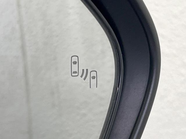 プリウス Ａツーリングセレクション　純正９インチＳＤナビ　バックカメラ　衝突被害軽減システム　レーダークルーズ　禁煙車　シートヒーター　ハーフレザーシート　ドラレコ　コーナーセンサー　スマートキー　ＬＥＤヘッド　ビルトインＥＴＣ（6枚目）