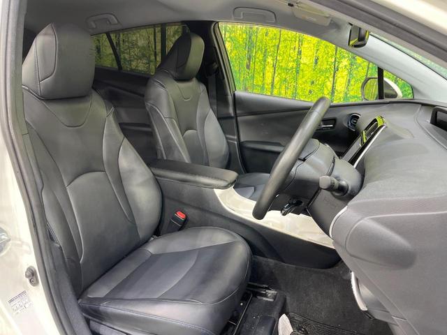 プリウス Ａツーリングセレクション　純正９インチＳＤナビ　バックカメラ　衝突被害軽減システム　レーダークルーズ　禁煙車　シートヒーター　ハーフレザーシート　ドラレコ　コーナーセンサー　スマートキー　ＬＥＤヘッド　ビルトインＥＴＣ（8枚目）