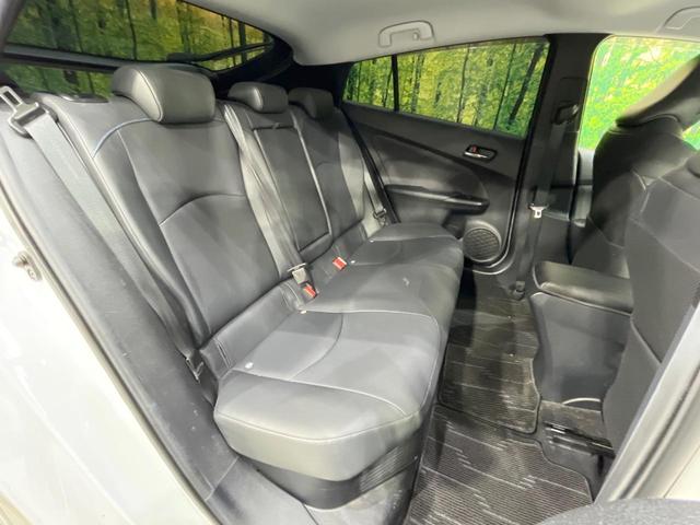 プリウス Ａツーリングセレクション　純正９インチＳＤナビ　バックカメラ　衝突被害軽減システム　レーダークルーズ　禁煙車　シートヒーター　ハーフレザーシート　ドラレコ　コーナーセンサー　スマートキー　ＬＥＤヘッド　ビルトインＥＴＣ（9枚目）