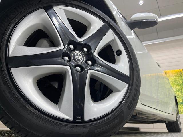 プリウス Ａツーリングセレクション　純正９インチＳＤナビ　バックカメラ　衝突被害軽減システム　レーダークルーズ　禁煙車　シートヒーター　ハーフレザーシート　ドラレコ　コーナーセンサー　スマートキー　ＬＥＤヘッド　ビルトインＥＴＣ（12枚目）