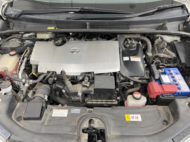 プリウス Ａツーリングセレクション　純正９インチＳＤナビ　バックカメラ　衝突被害軽減システム　レーダークルーズ　禁煙車　シートヒーター　ハーフレザーシート　ドラレコ　コーナーセンサー　スマートキー　ＬＥＤヘッド　ビルトインＥＴＣ（18枚目）