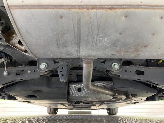 プリウス Ａツーリングセレクション　純正９インチＳＤナビ　バックカメラ　衝突被害軽減システム　レーダークルーズ　禁煙車　シートヒーター　ハーフレザーシート　ドラレコ　コーナーセンサー　スマートキー　ＬＥＤヘッド　ビルトインＥＴＣ（19枚目）