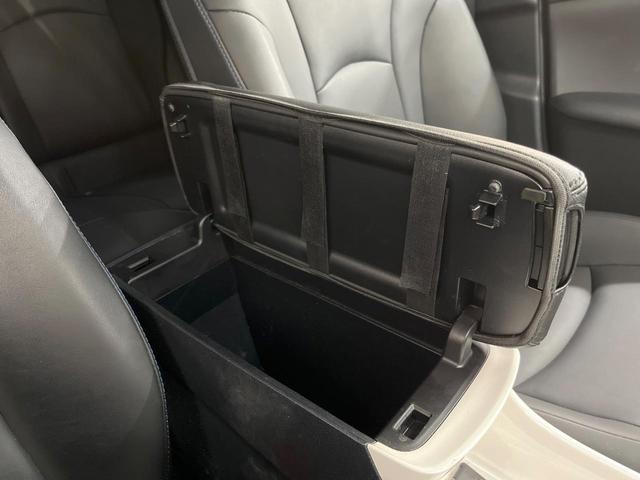 プリウス Ａツーリングセレクション　純正９インチＳＤナビ　バックカメラ　衝突被害軽減システム　レーダークルーズ　禁煙車　シートヒーター　ハーフレザーシート　ドラレコ　コーナーセンサー　スマートキー　ＬＥＤヘッド　ビルトインＥＴＣ（44枚目）