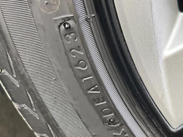 プリウス Ａツーリングセレクション　純正９インチＳＤナビ　バックカメラ　衝突被害軽減システム　レーダークルーズ　禁煙車　シートヒーター　ハーフレザーシート　ドラレコ　コーナーセンサー　スマートキー　ＬＥＤヘッド　ビルトインＥＴＣ（49枚目）