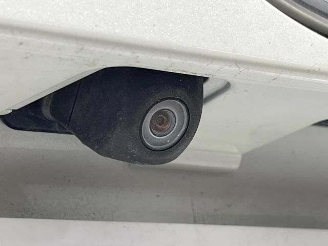 プリウス Ａツーリングセレクション　純正９インチＳＤナビ　バックカメラ　衝突被害軽減システム　レーダークルーズ　禁煙車　シートヒーター　ハーフレザーシート　ドラレコ　コーナーセンサー　スマートキー　ＬＥＤヘッド　ビルトインＥＴＣ（63枚目）