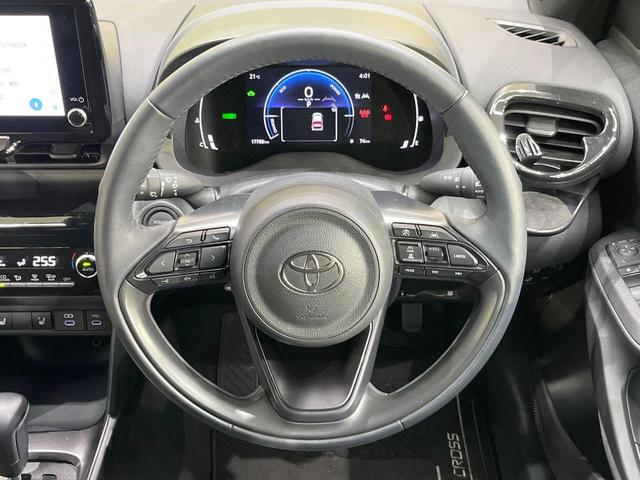 ヤリスクロス ハイブリッドZ 純正ディスプレイオーディオ 全周囲カメラ 衝突被害軽減システム 禁煙車 ハーフレザーシート パワーシート コーナーセンサー スマートキー LEDヘッド ETC2.0 オートライト オートエアコン(11枚目)