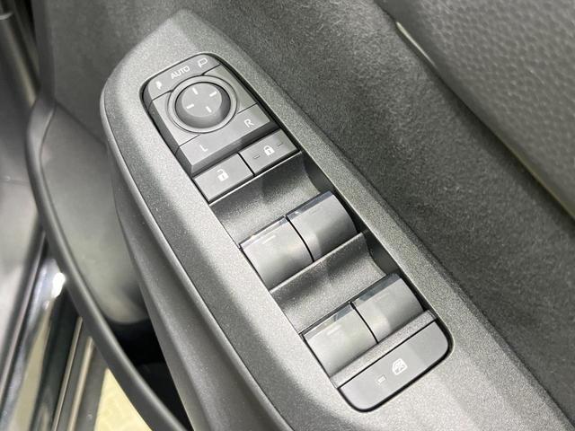 ヤリスクロス ハイブリッドZ 純正ディスプレイオーディオ 全周囲カメラ 衝突被害軽減システム 禁煙車 ハーフレザーシート パワーシート コーナーセンサー スマートキー LEDヘッド ETC2.0 オートライト オートエアコン(55枚目)