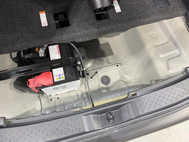 シエンタ ハイブリッドG クエロ 純正ナビ 全周囲カメラ 両側電動スライドドア シートヒーター ステアリングヒーター クルコン 衝突軽減装置 LEDヘッド ETC ドラレコ Bluetooth シートリフター 電動格納ドアミラー(49枚目)