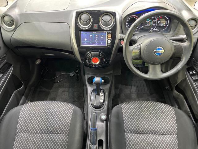 ノート ライダー　エマージェンシーブレーキパッケージ　純正ナビ　バックカメラ　衝突軽減装置　禁煙車　ドラレコ　ＥＴＣ　ＬＥＤヘッド　スマートキー　デジタルミラー　オートエアコン　Ｂｌｕｅｔｏｏｔｈ再生　ＣＤ／ＤＶＤ再生　革巻きステアリング（2枚目）