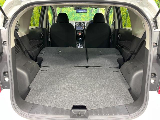 ノート ライダー　エマージェンシーブレーキパッケージ　純正ナビ　バックカメラ　衝突軽減装置　禁煙車　ドラレコ　ＥＴＣ　ＬＥＤヘッド　スマートキー　デジタルミラー　オートエアコン　Ｂｌｕｅｔｏｏｔｈ再生　ＣＤ／ＤＶＤ再生　革巻きステアリング（10枚目）