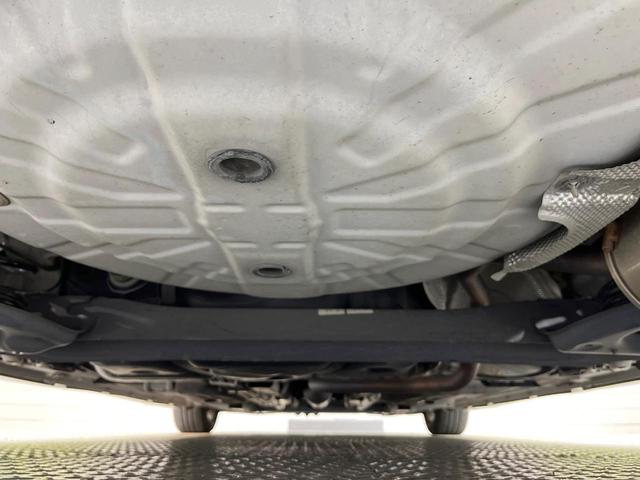 ノート ライダー　エマージェンシーブレーキパッケージ　純正ナビ　バックカメラ　衝突軽減装置　禁煙車　ドラレコ　ＥＴＣ　ＬＥＤヘッド　スマートキー　デジタルミラー　オートエアコン　Ｂｌｕｅｔｏｏｔｈ再生　ＣＤ／ＤＶＤ再生　革巻きステアリング（19枚目）