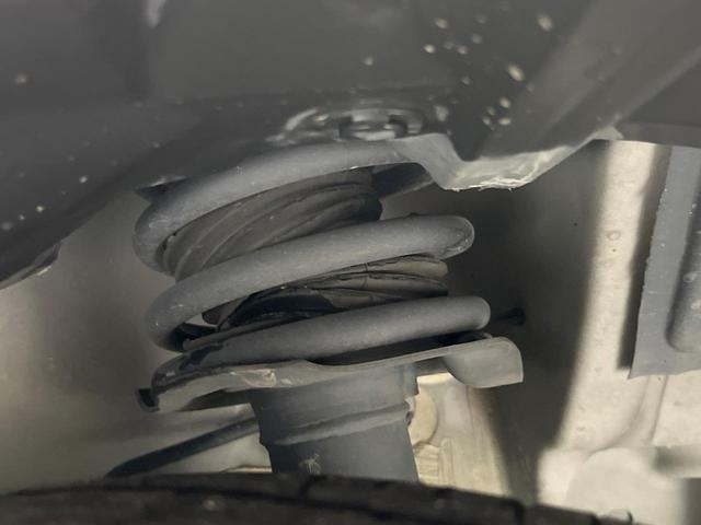 ノート ライダー　エマージェンシーブレーキパッケージ　純正ナビ　バックカメラ　衝突軽減装置　禁煙車　ドラレコ　ＥＴＣ　ＬＥＤヘッド　スマートキー　デジタルミラー　オートエアコン　Ｂｌｕｅｔｏｏｔｈ再生　ＣＤ／ＤＶＤ再生　革巻きステアリング（20枚目）