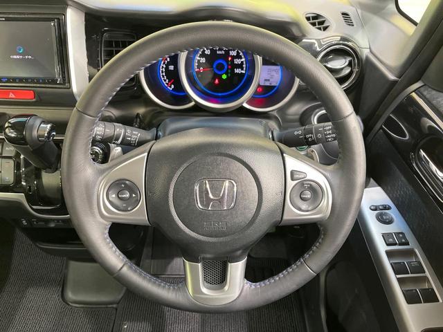 N-BOXカスタム G ターボSSブラックスタイルパッケージ ターボ SDナビ 両側電動スライド クルコン 衝突軽減装置 禁煙車 合皮シート ドラレコ スマートキー HIDヘッド シートヒーター ETC オートライト オートエアコン 純正15インチアルミ(11枚目)