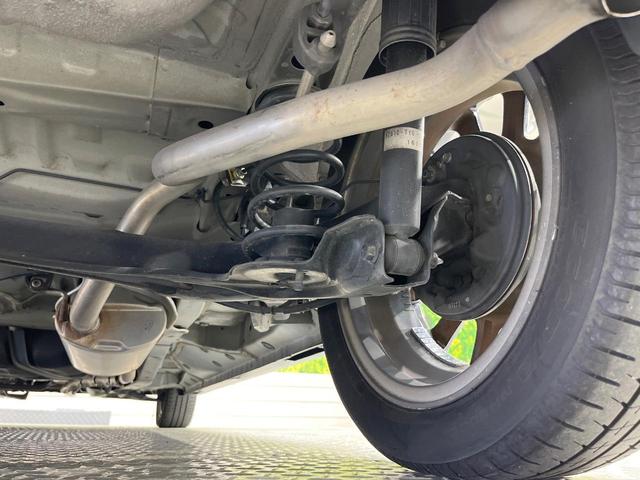 N-BOXカスタム G ターボSSブラックスタイルパッケージ ターボ SDナビ 両側電動スライド クルコン 衝突軽減装置 禁煙車 合皮シート ドラレコ スマートキー HIDヘッド シートヒーター ETC オートライト オートエアコン 純正15インチアルミ(21枚目)